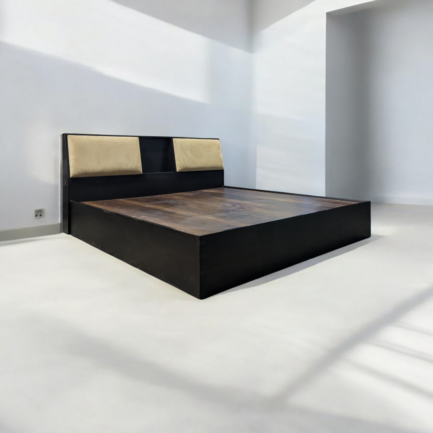 Hydraulic Bed with Cushion